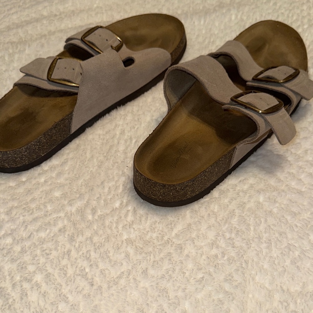 🩶 EUC Universal Thread Taupe Suede Double Buckle Slides - Picture 5 of 7